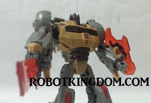 Hasbro Transformers Fall Of Cybertron Voyager Grimlock In Hand Images Show Lighting Effects  (6 of 12)